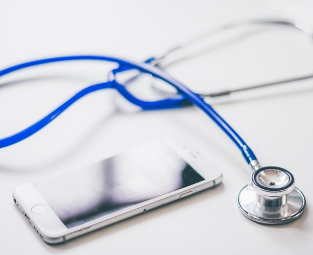 Как социальные сети помогают выбрать пластического хирурга?