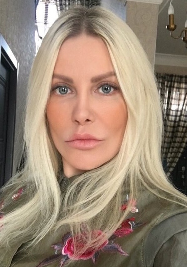 Как выглядела Ксения Мерц до пластики?