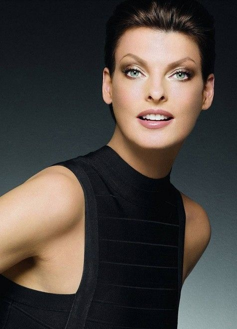 Линда Евангелиста: женщина, не встающая с постели меньше чем за 10 тыс долл