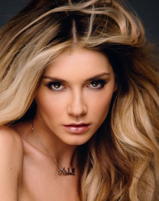 Миша Романова сделала маммопластику во время беременности