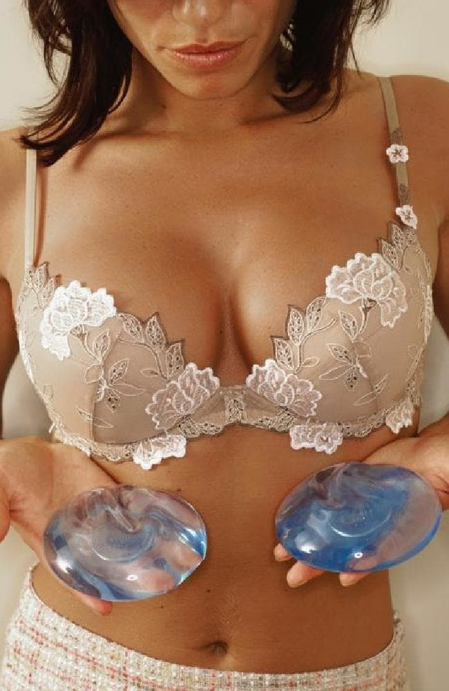 Почему удаляют грудные импланты?