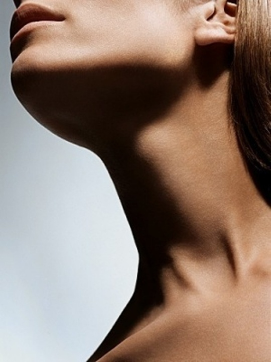 Пластика подбородка: кто из звезд сделал это?