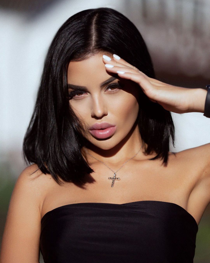 Яна Шафеева до пластики и после