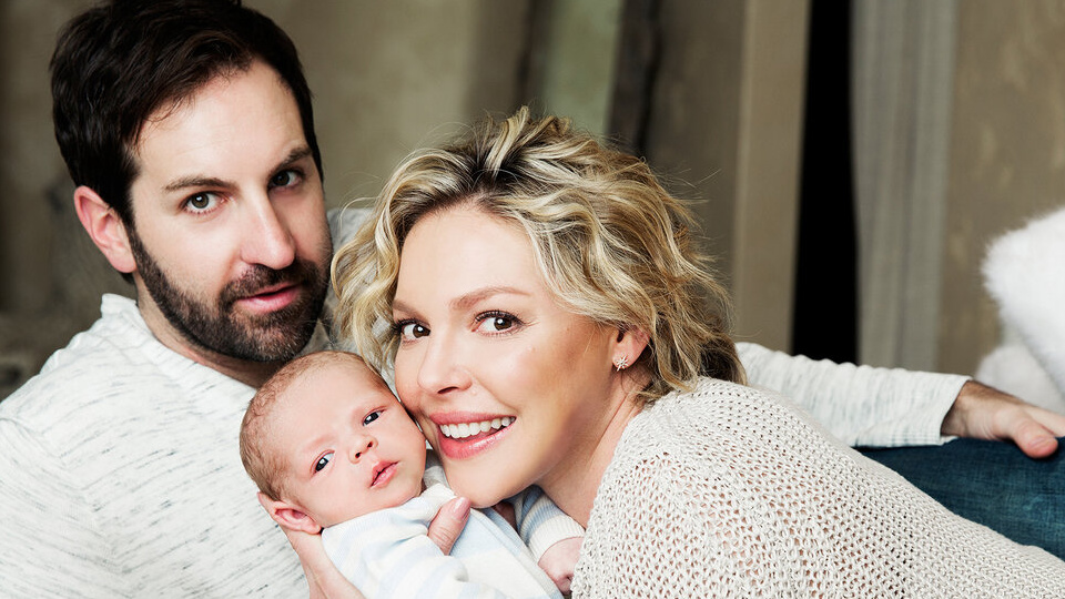 Фото Кэтрин Хейгл и Джош Келли с сыном