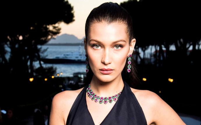 Белла Хадид сожалеет о пластике носа