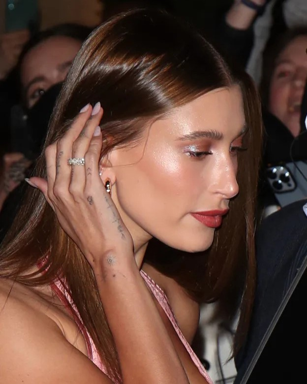 Хейли Бибер после пластики носа