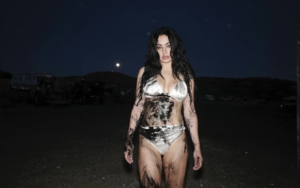 Фото: Чарли Экси Экс