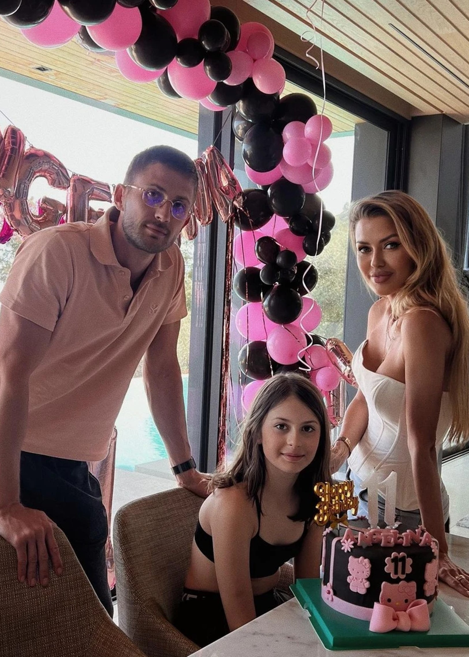 Виктория Боня и Алекс Смерфит с дочерью