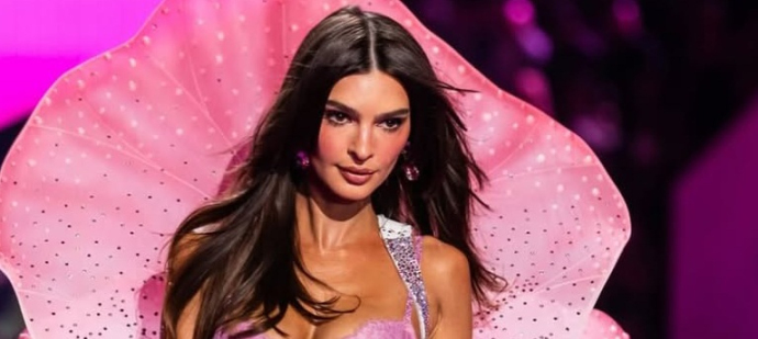 Эмили Ратаковски до и после пластики