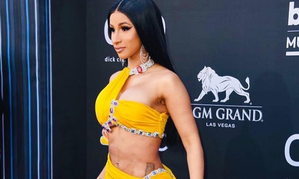 Карди Би в 2019 году после липосакции живота