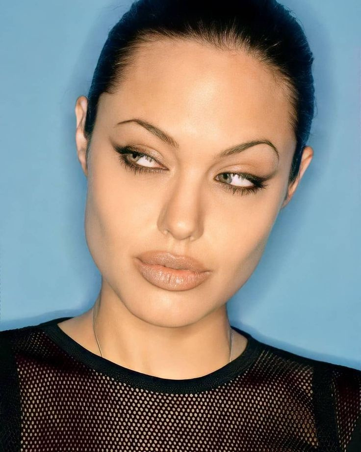 Анджелина Джоли